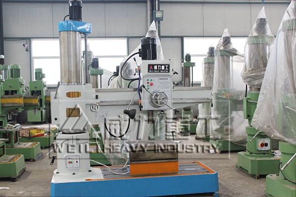 出口型白色液壓搖臂鉆床生產(chǎn)完成