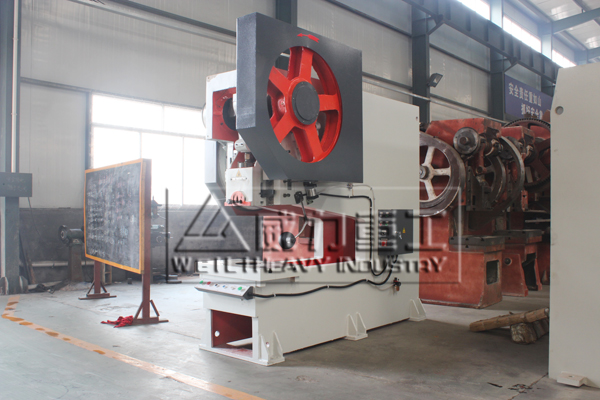 63噸鋼板深沖床客戶定做完成