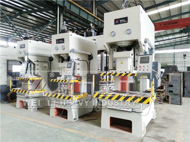 200噸伺服液壓沖床濟南客戶訂購3臺