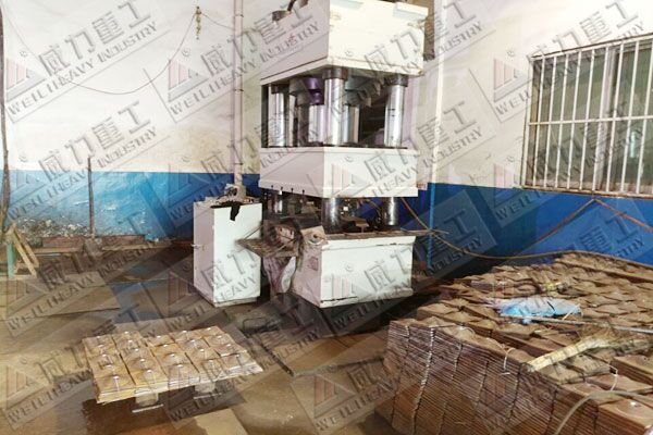 古城煤礦業(yè)訂購的315噸錨桿托盤液壓機