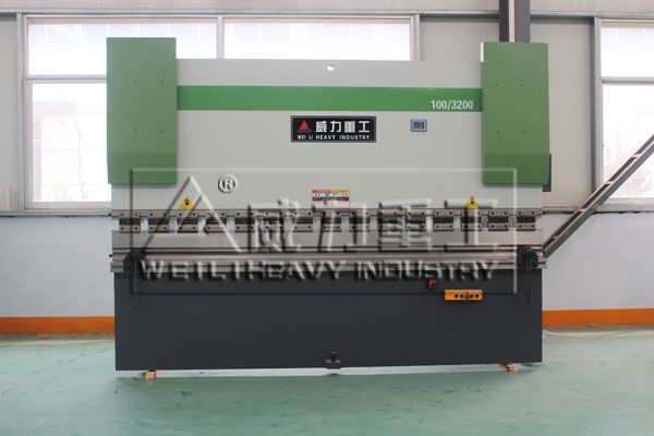 液壓折彎?rùn)C(jī)廠家車(chē)間實(shí)景