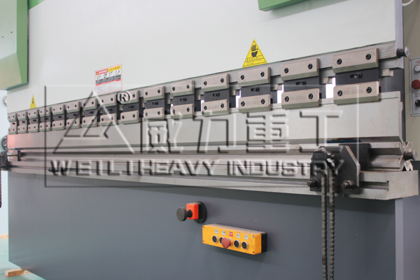 液壓折彎?rùn)C(jī)拍攝細(xì)節(jié)圖