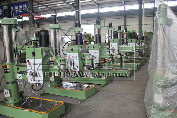 50搖臂鉆車間現(xiàn)貨圖