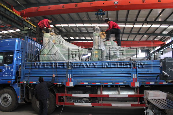 Z3050搖臂鉆床裝車發(fā)貨圖