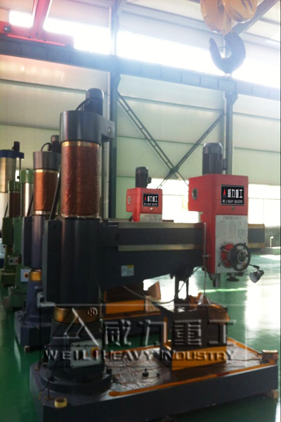 搖臂鉆床車間現(xiàn)貨圖