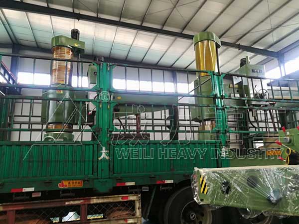 液壓63、80搖臂鉆床廠家裝車完畢