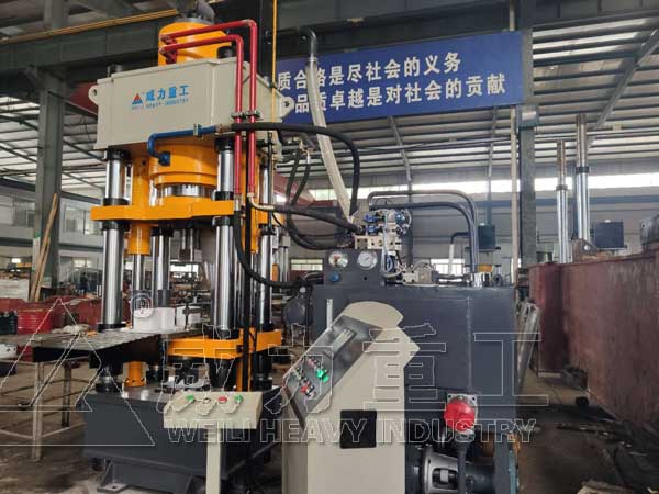 400噸牛羊舔磚液壓機(jī)