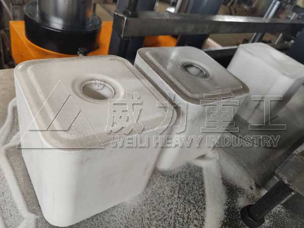 400噸舔鹽壓塊機(jī)