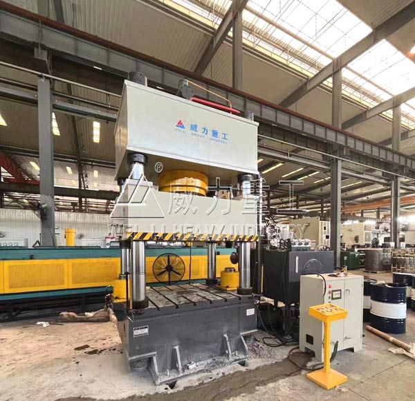 630噸切邊液壓機(jī)